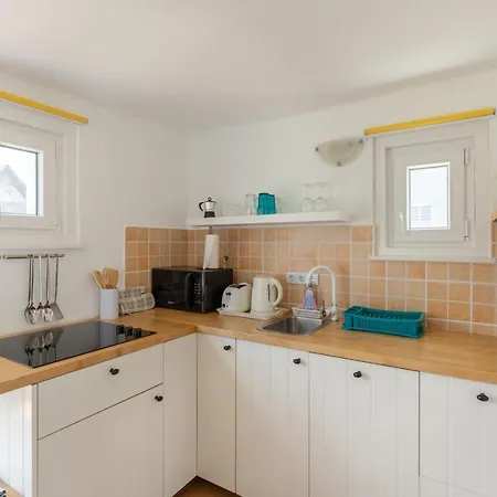 Viráglak * Gárdony